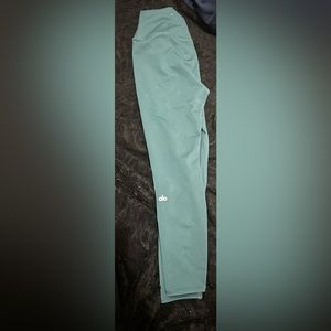 Alo High Waist Airbush Leggging in Medium Midnight Green